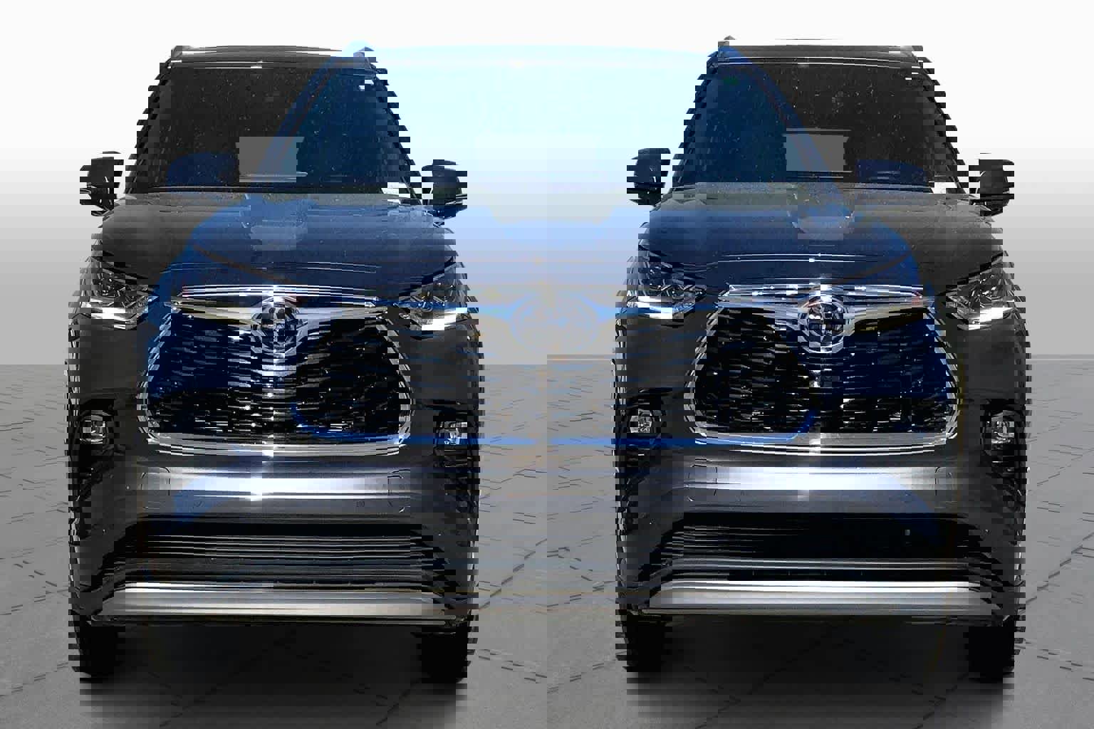 Used 2024 Toyota Highlander Platinum image 4