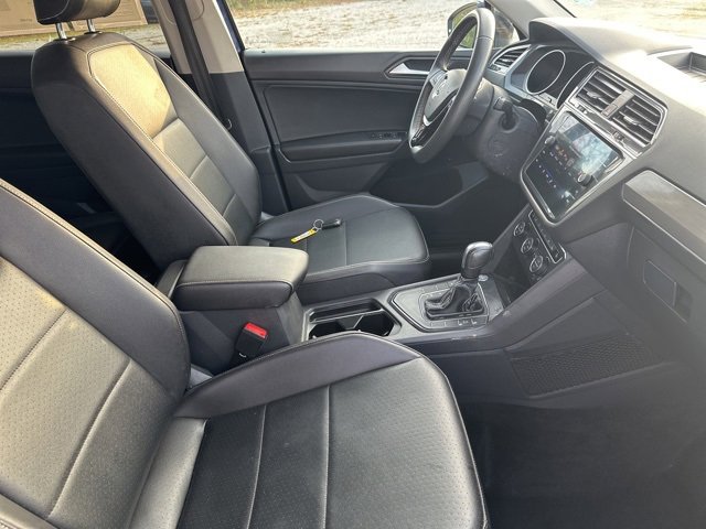 Used 2021 Volkswagen Tiguan SE image 6
