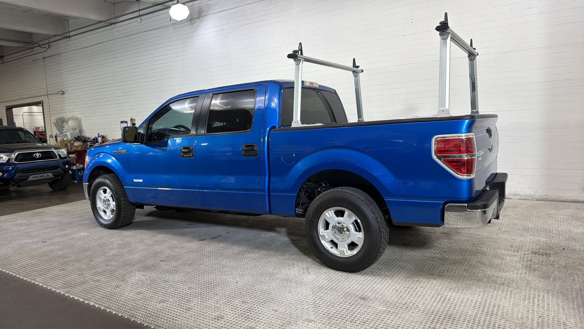 Used 2013 Ford F150 XLT w/ Mid Equipment Group RWD image 10