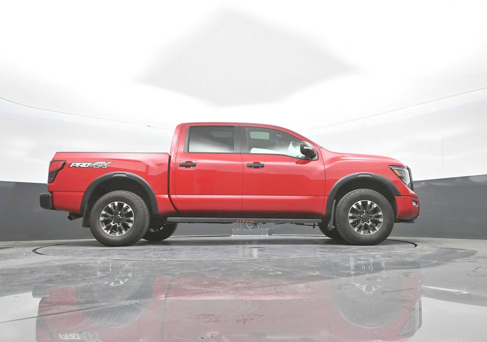 Used 2024 Nissan Titan PRO-4X w/ Pro-4x Convenience Package AWD/4WD image 49