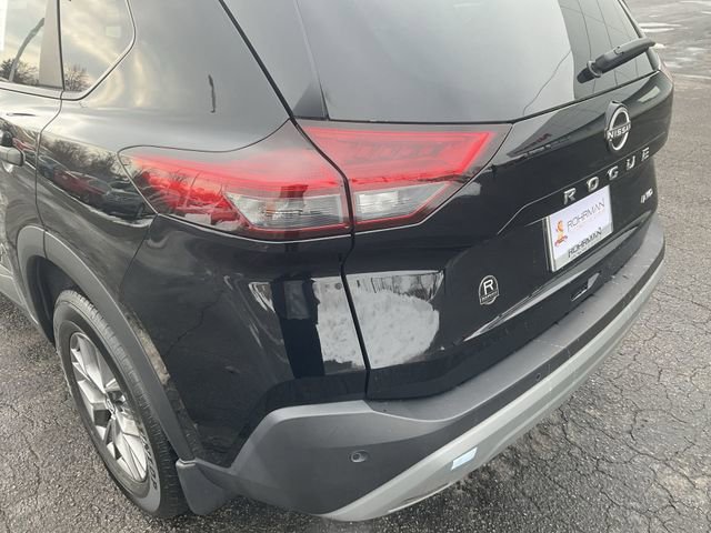 Used 2023 Nissan Rogue S image 28