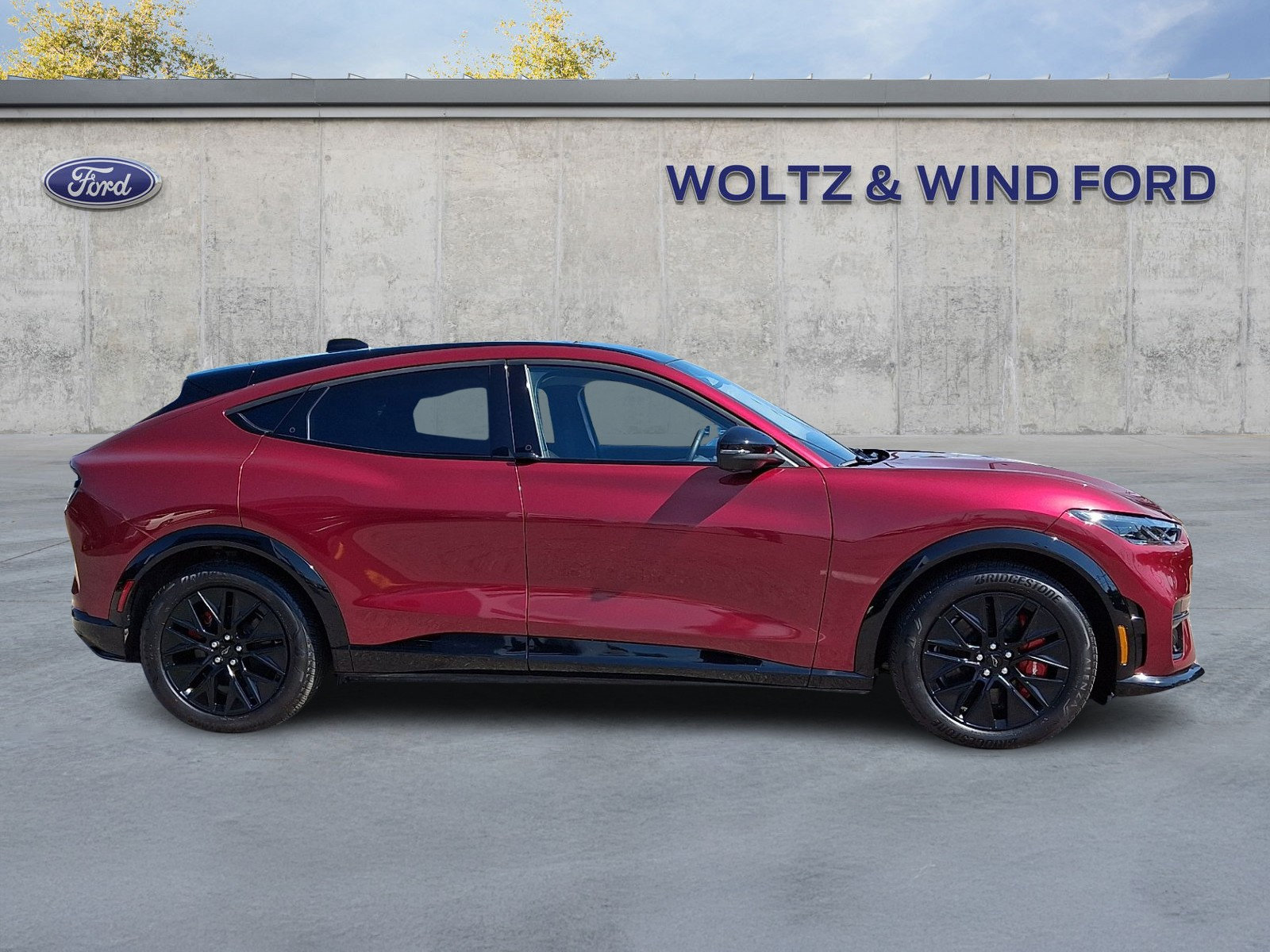 Used 2025 Ford Mustang Mach-E Premium w/ Sport Appearance Package AWD/4WD image 7