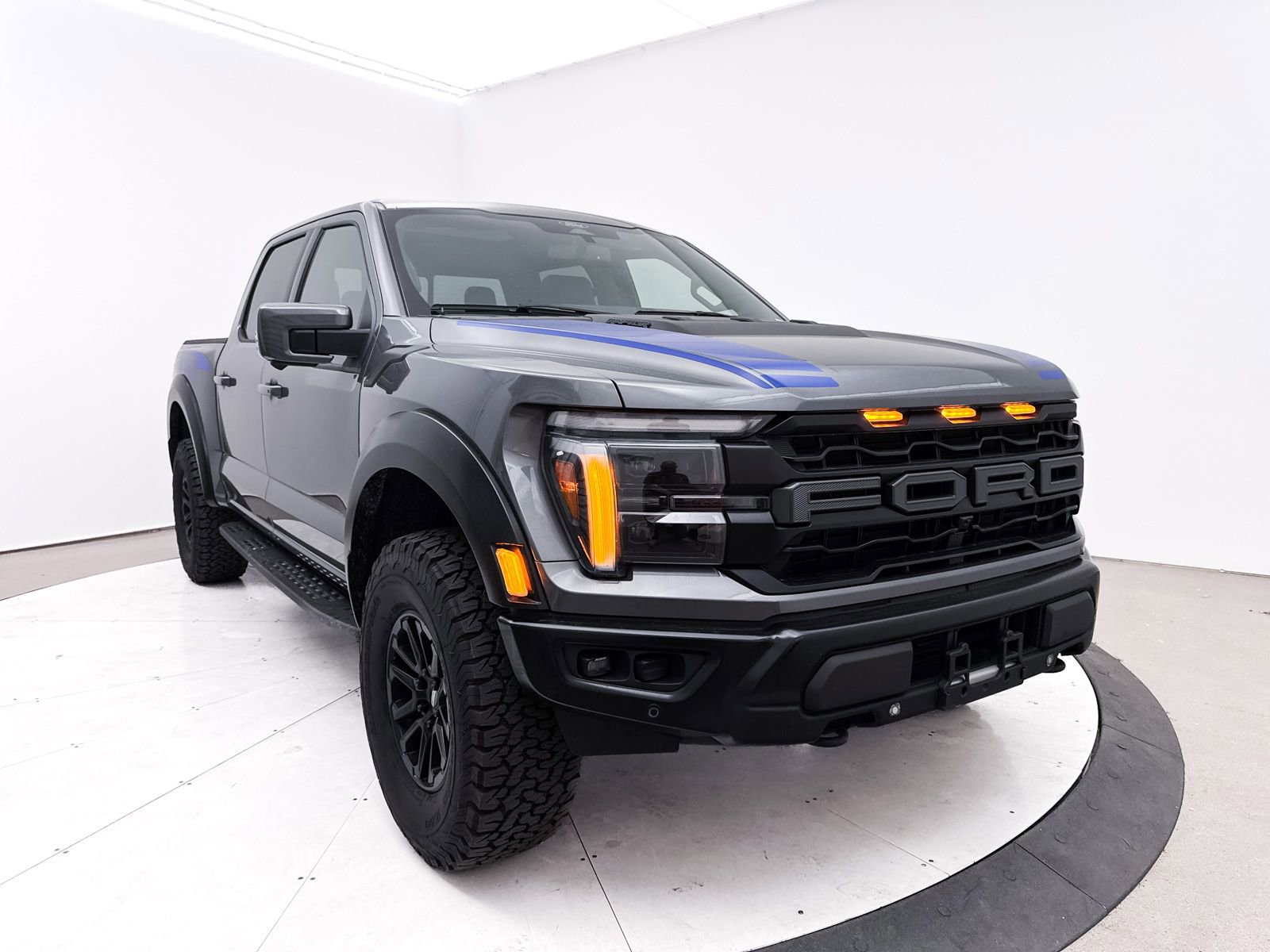 Used 2025 Ford F150 Raptor image 14