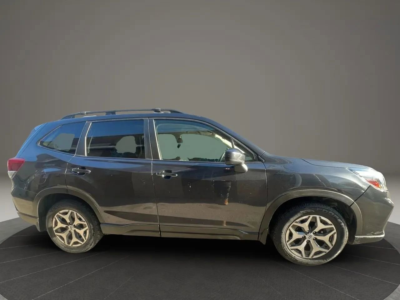 Used 2019 Subaru Forester Premium w/ All-Weather Package image 4
