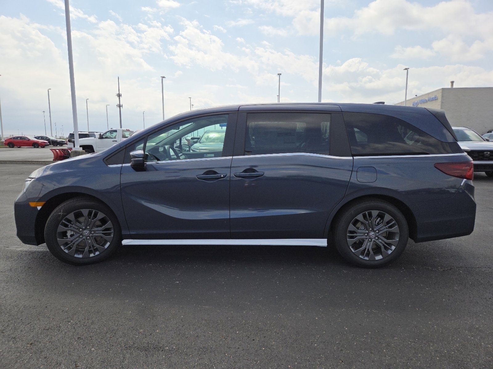 New 2026 Honda Odyssey Touring image 16