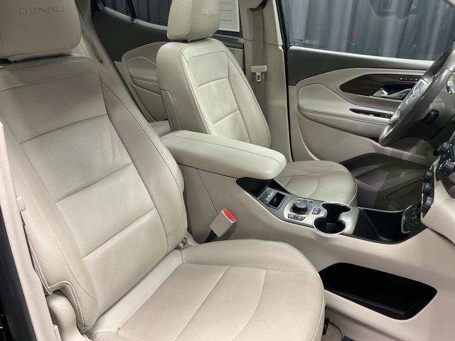 Used 2019 GMC Terrain Denali w/ Advanced Safety Package image 15