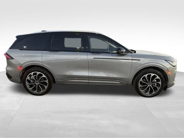 Certified 2024 Lincoln Nautilus Reserve image 9