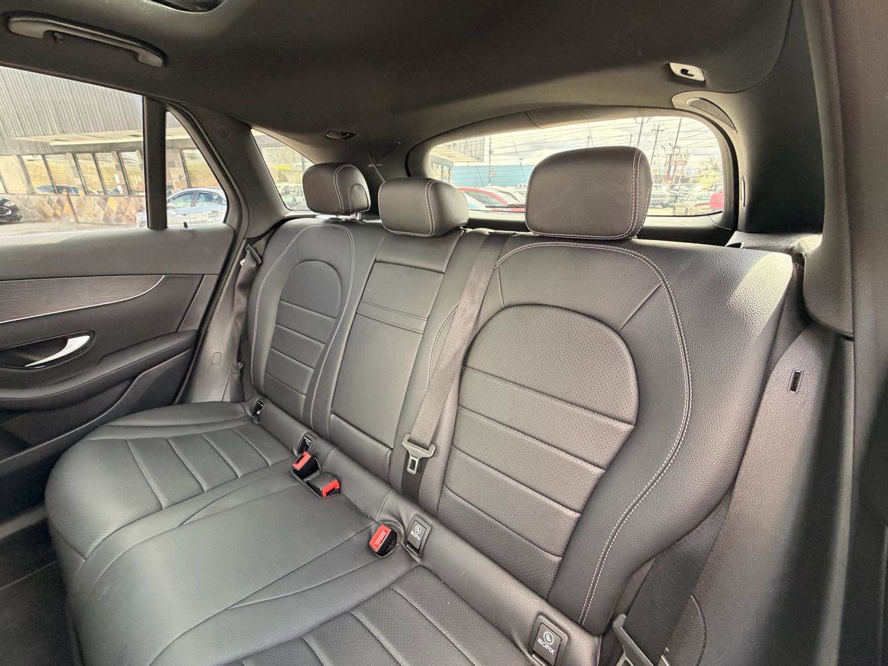 Used 2021 Mercedes-Benz GLC 300 4MATIC image 15