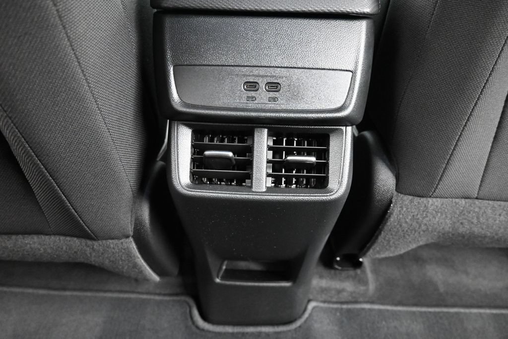 Used 2025 Chevrolet Equinox LT FWD image 13
