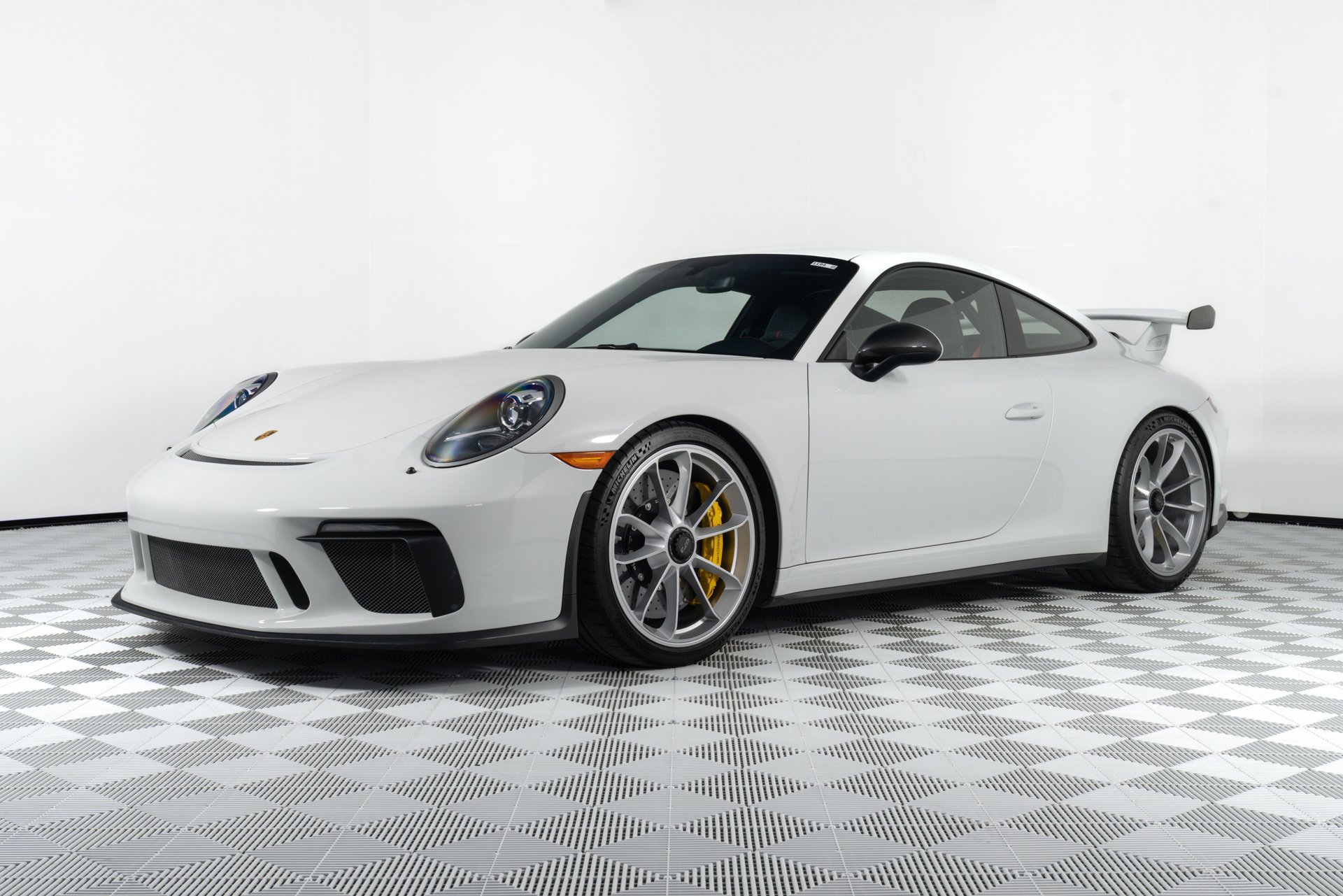 Used 2018 Porsche 911 GT3 RWD image 3