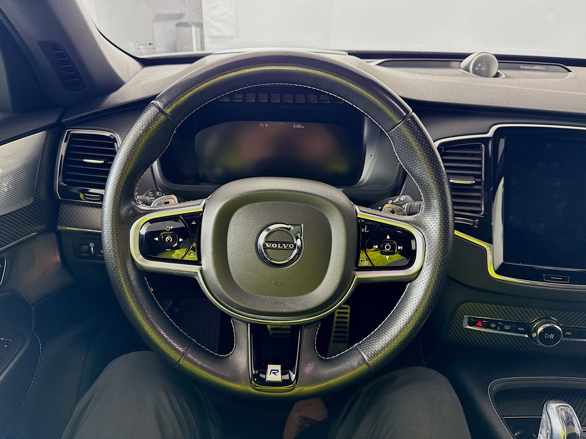 Used 2017 Volvo XC90 T8 R-Design w/ Vision Package image 12