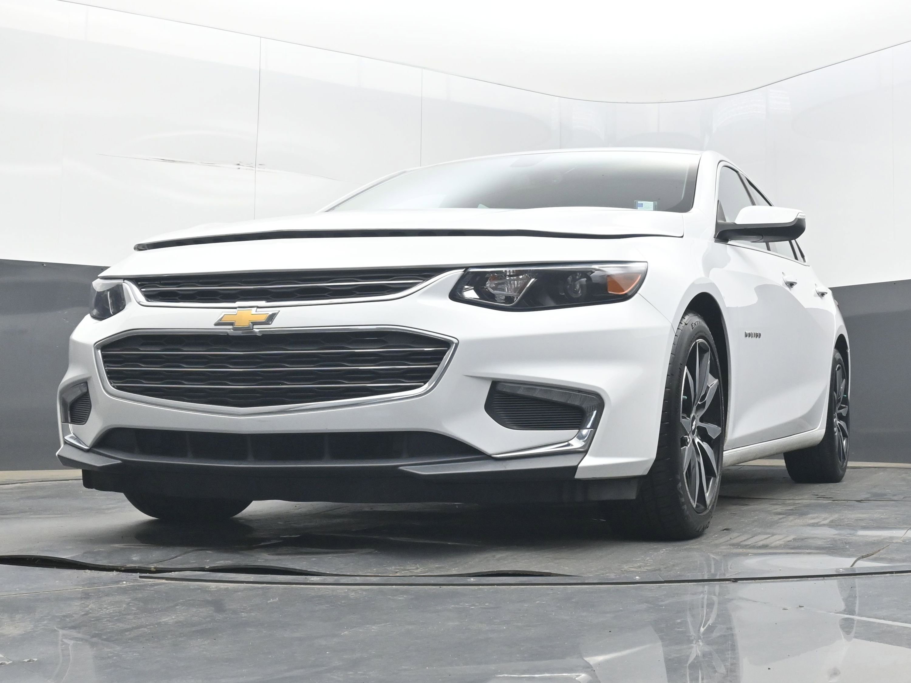 Used 2018 Chevrolet Malibu LT FWD image 25