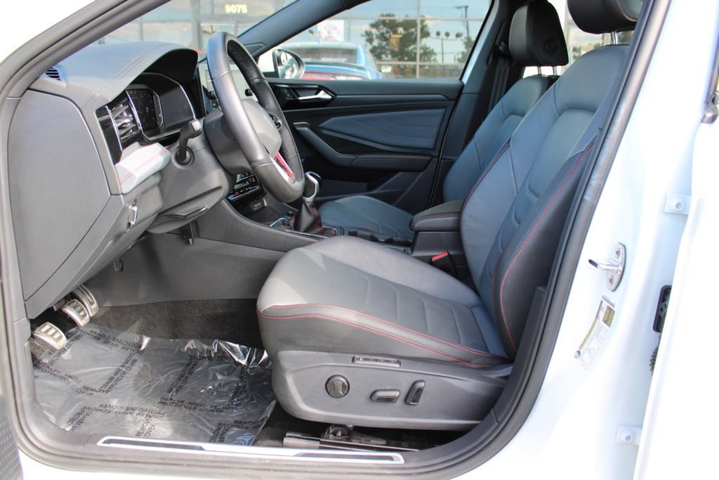 Used 2025 Volkswagen Jetta GLI Autobahn FWD image 10