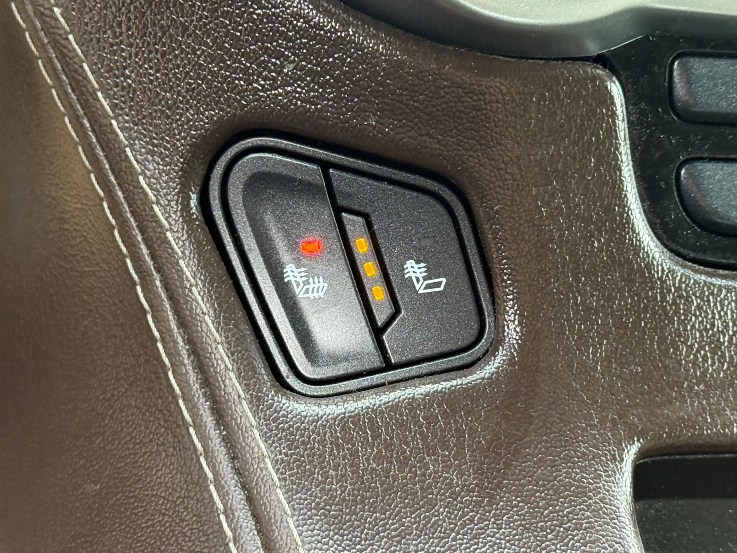 Used 2015 Chevrolet Tahoe LT image 18