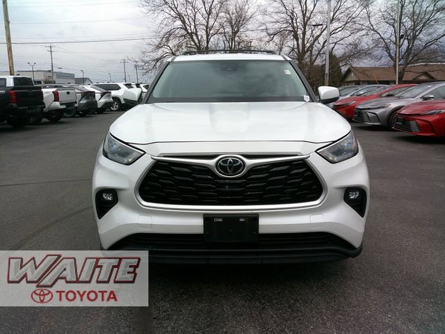 Used 2023 Toyota Highlander LE AWD/4WD image 6