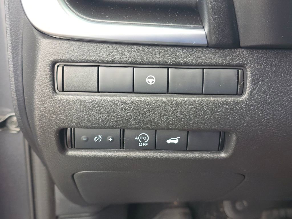 Used 2025 Nissan Rogue SV w/ SV Premium Package FWD image 25