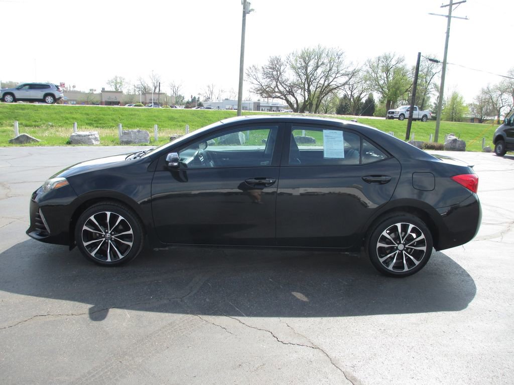 Used 2018 Toyota Corolla XSE image 9