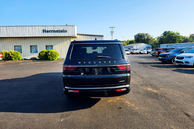 Used 2024 Jeep Wagoneer L Series II AWD/4WD image 37