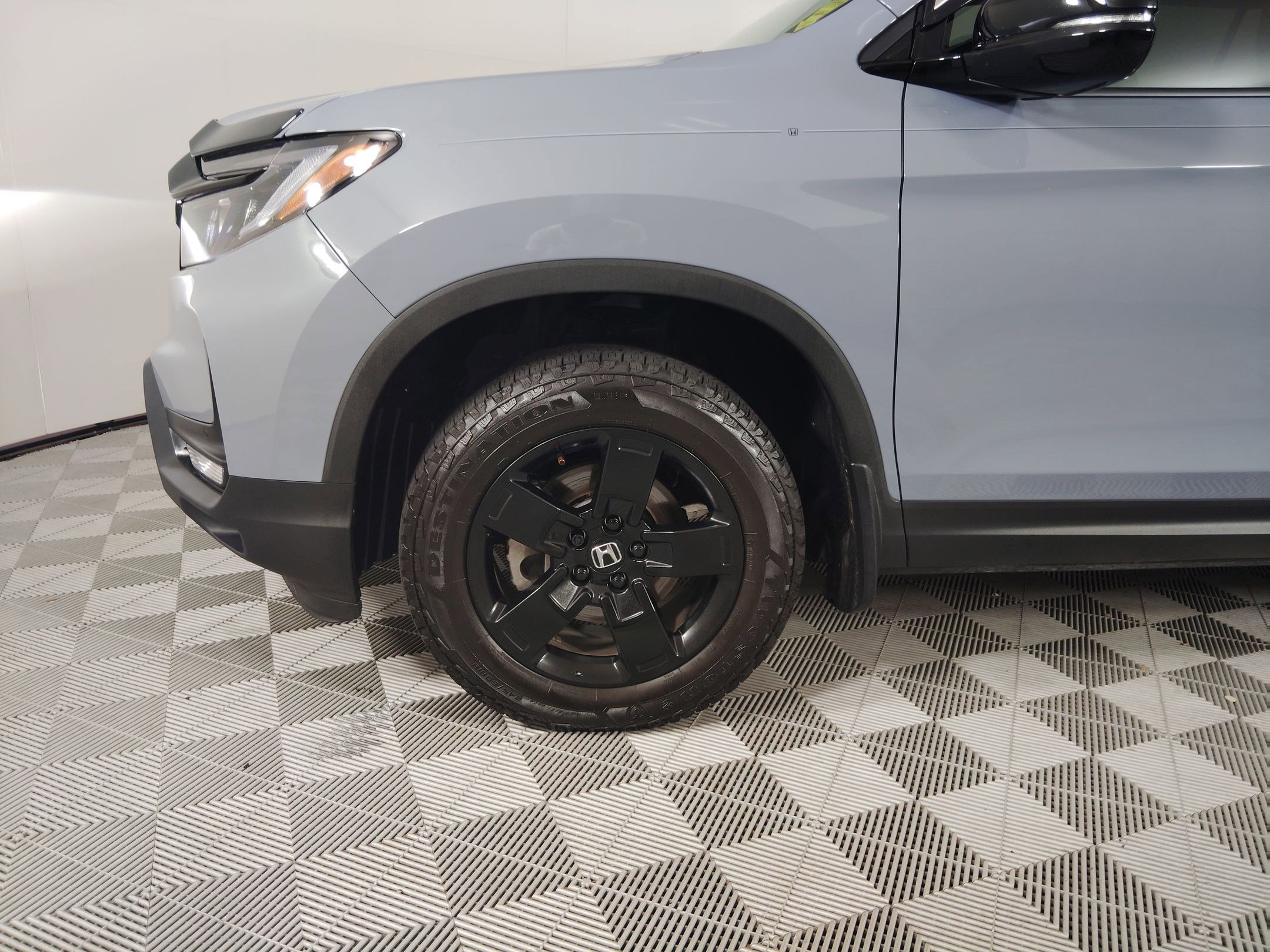 Certified 2025 Honda Ridgeline Black Edition image 28