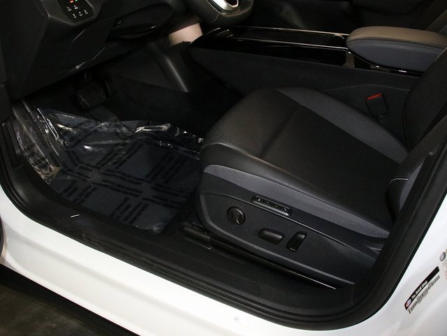 Used 2023 Volkswagen ID.4 Pro S image 24