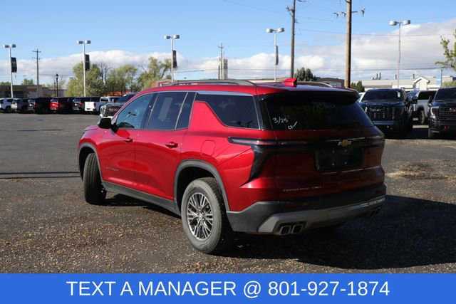 Used 2025 Chevrolet Traverse LT image 4