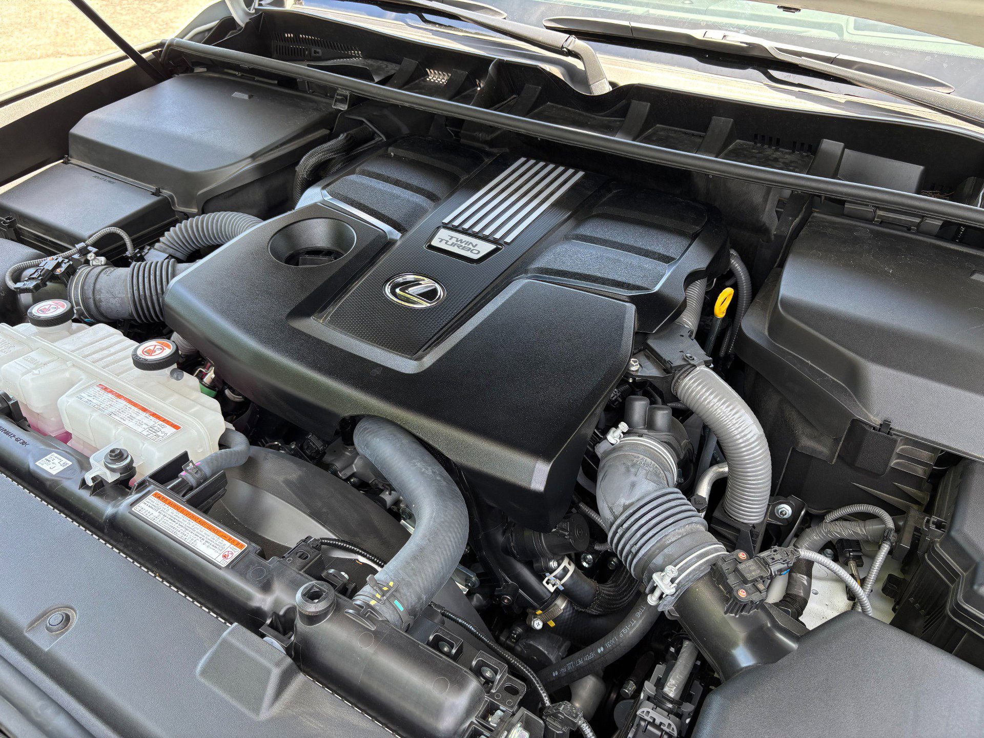 Used 2025 Lexus LX 600 4WD w/ Accessory Package (2T) image 73