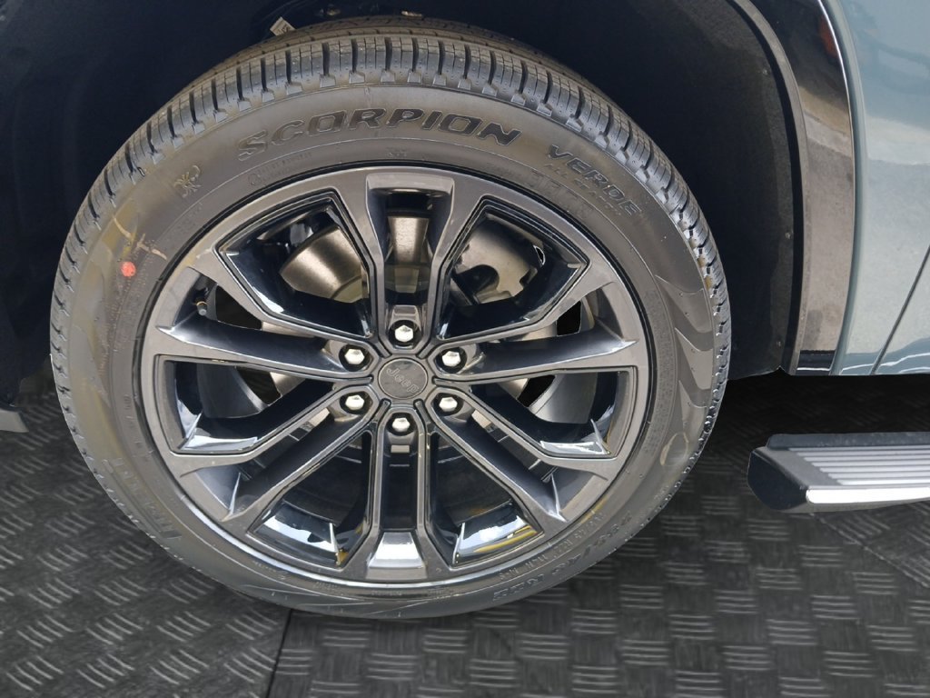 New 2026 Jeep Grand Wagoneer L Summit AWD/4WD image 23