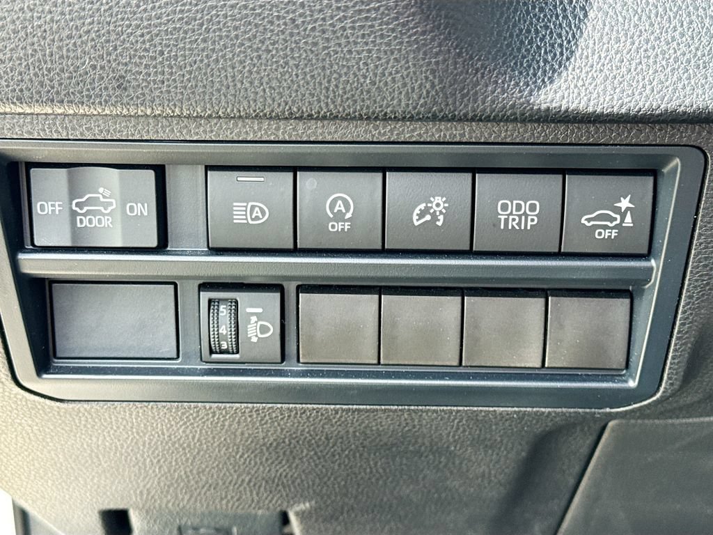 Used 2025 Toyota Tundra SR5 w/ SR5 Convenience Package AWD/4WD image 11