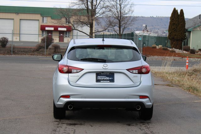Used 2017 MAZDA MAZDA3 Touring image 4