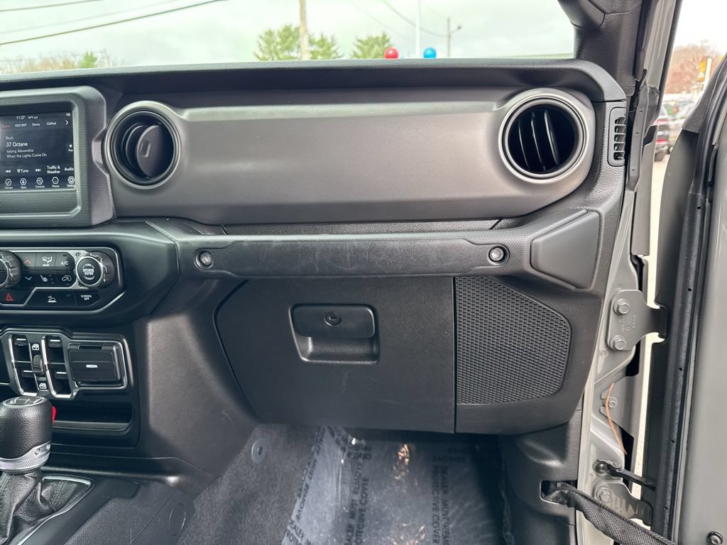 Certified 2021 Jeep Gladiator Sport AWD/4WD image 25