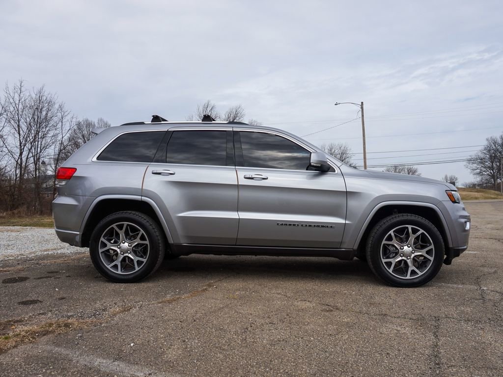 Used 2018 Jeep Grand Cherokee Limited image 2