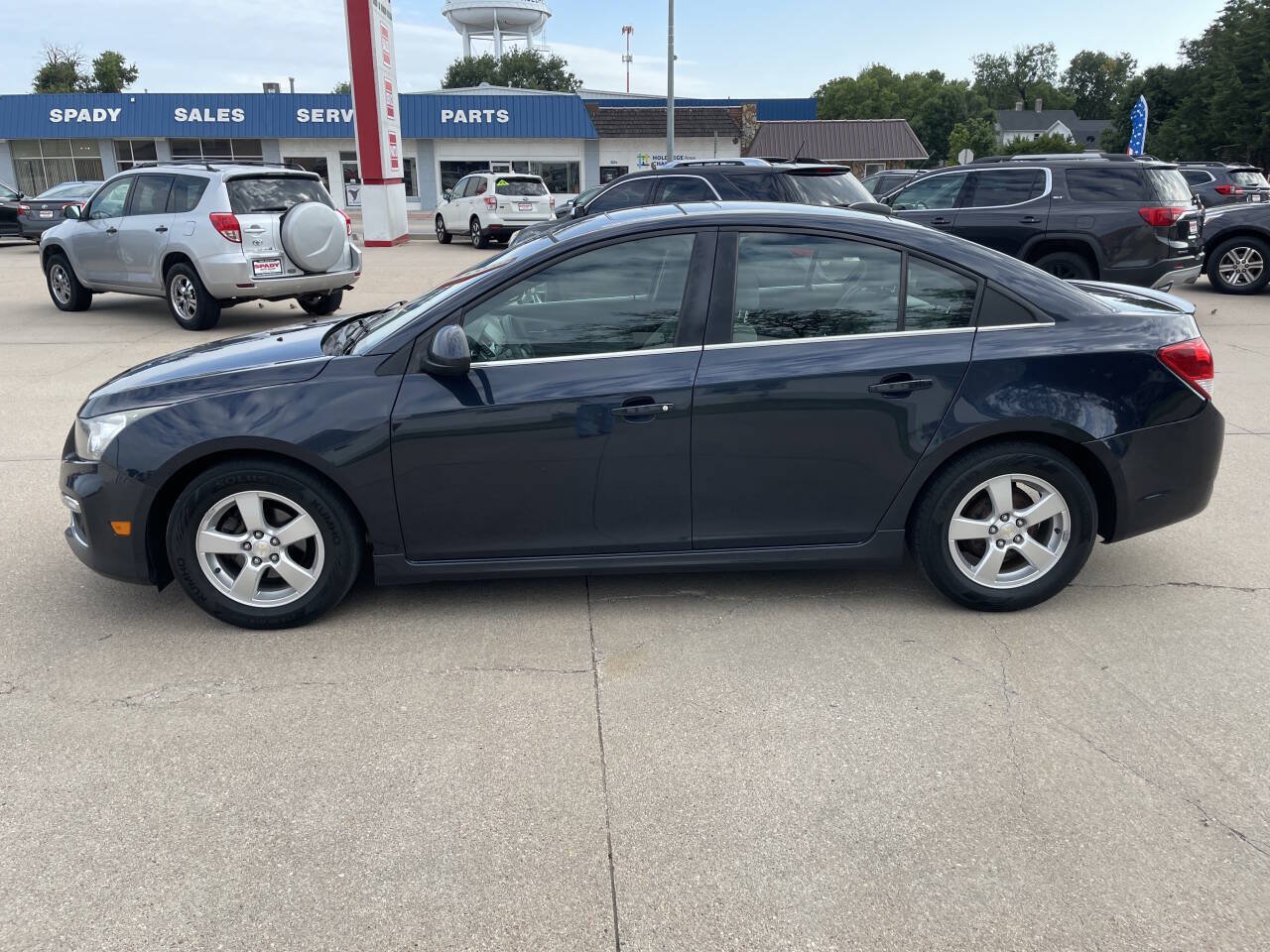 Used 2015 Chevrolet Cruze LT w/ Sun And Sound Package FWD image 2