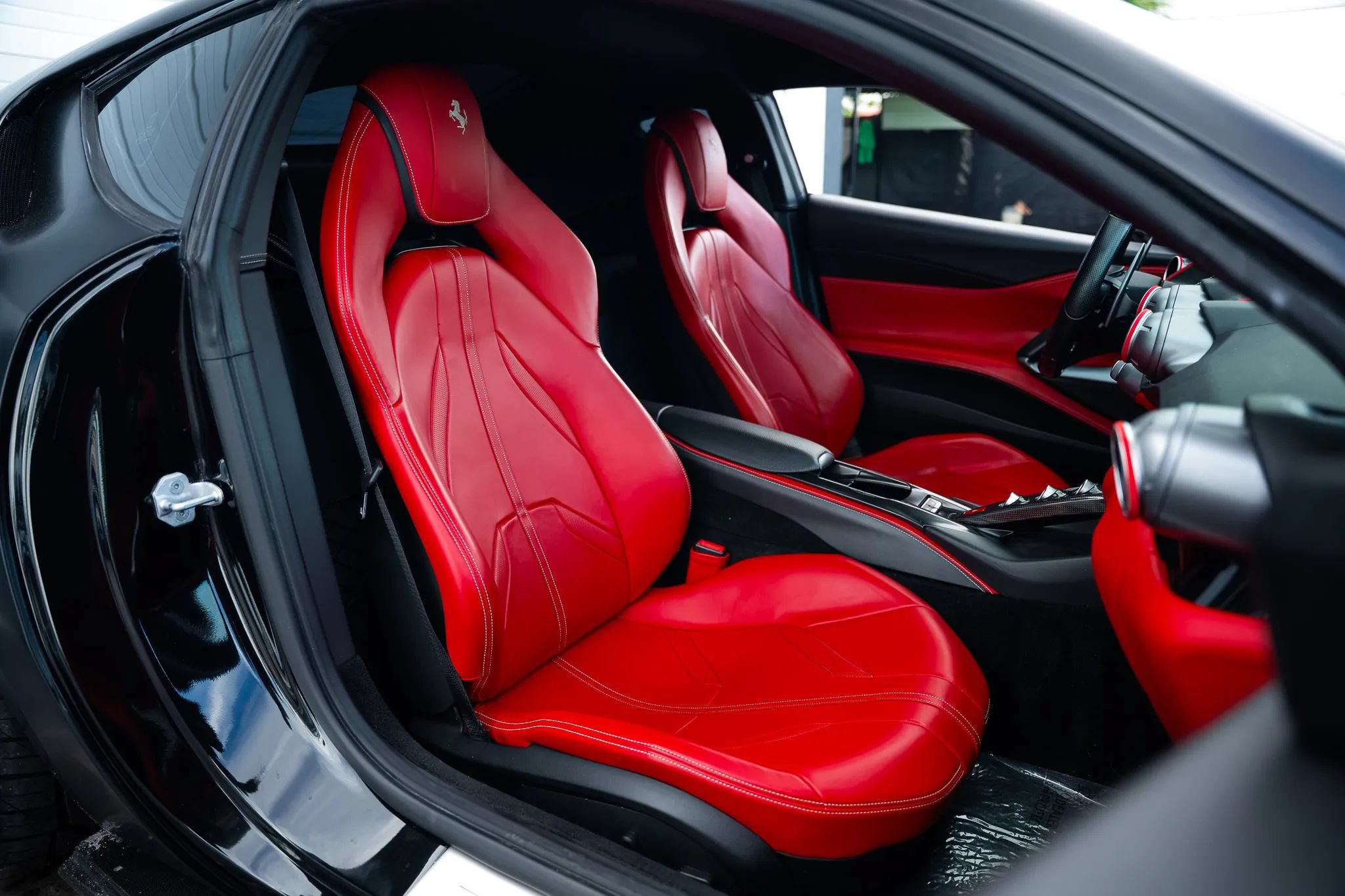 Used 2019 Ferrari 812 Superfast RWD image 18