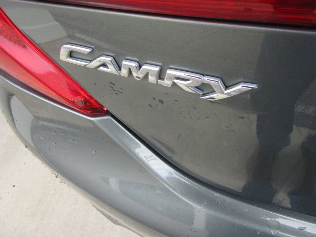 Used 2012 Toyota Camry L image 10