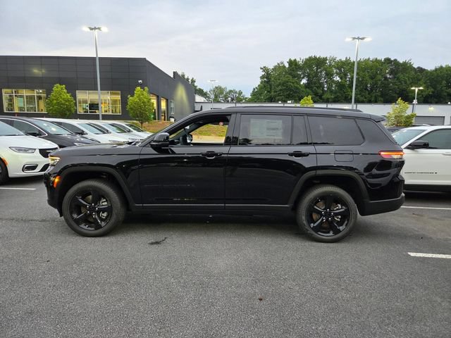 New 2025 Jeep Grand Cherokee L Limited w/ Black Appearance Package RWD image 4