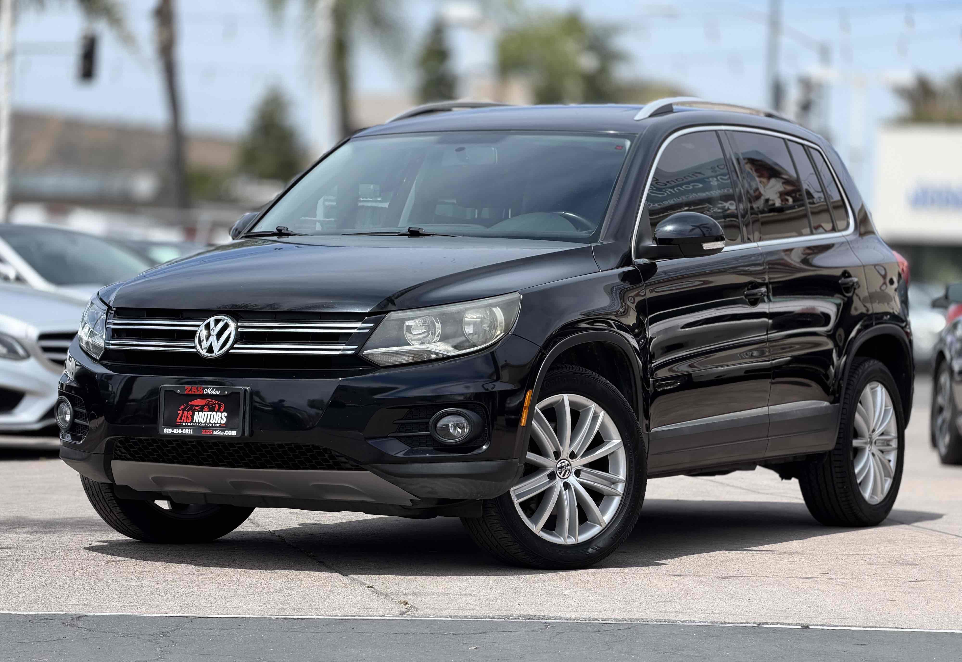 Used 2013 Volkswagen Tiguan SE FWD image 1