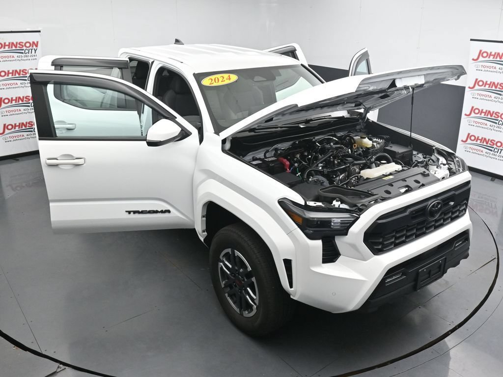 Used 2024 Toyota Tacoma TRD Sport AWD/4WD image 42
