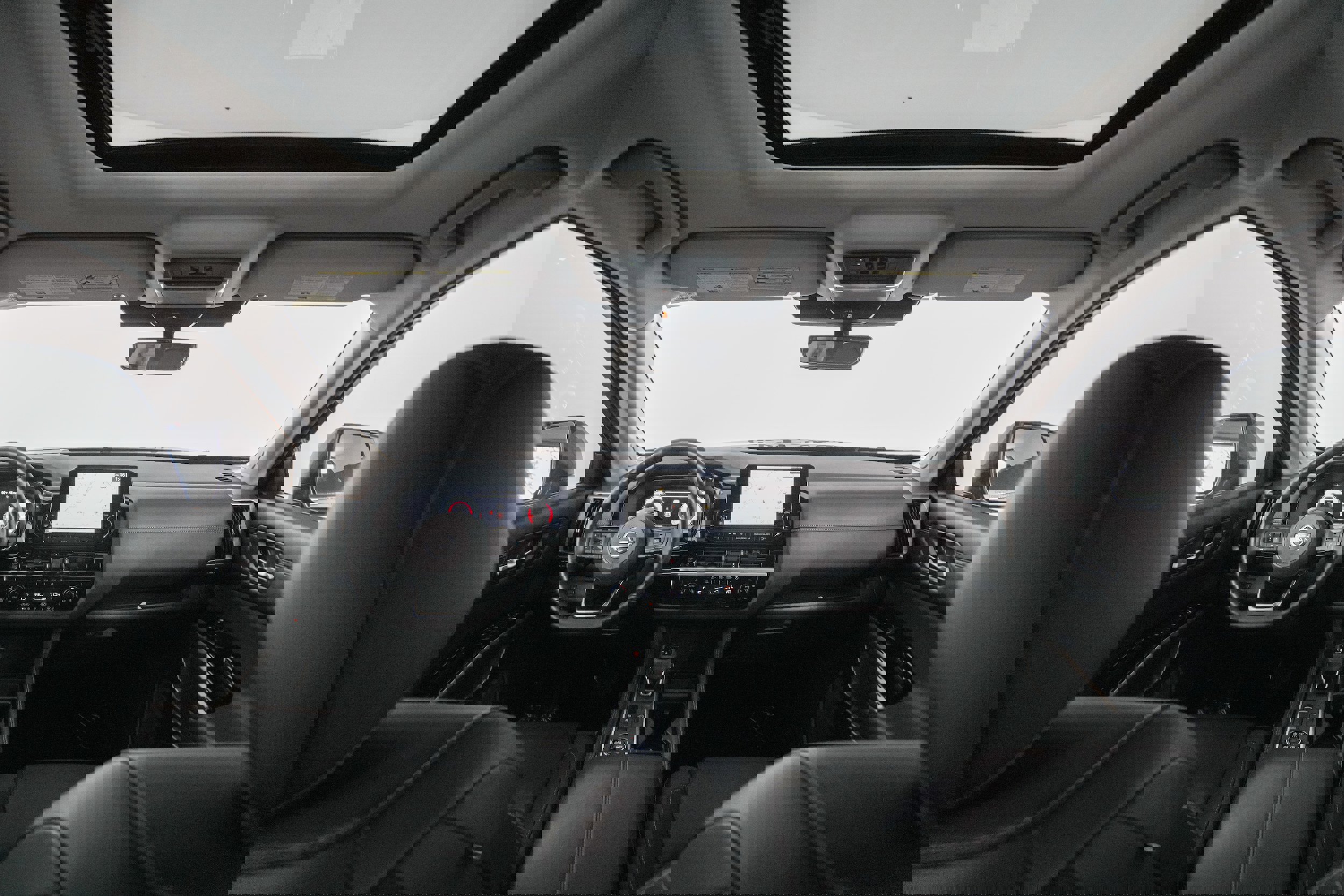 Used 2025 Nissan Pathfinder Platinum w/ Cargo Package image 16