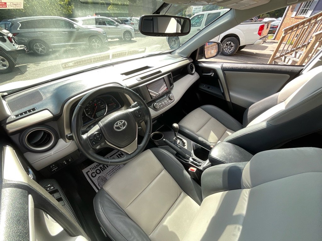Used 2015 Toyota RAV4 Limited image 15