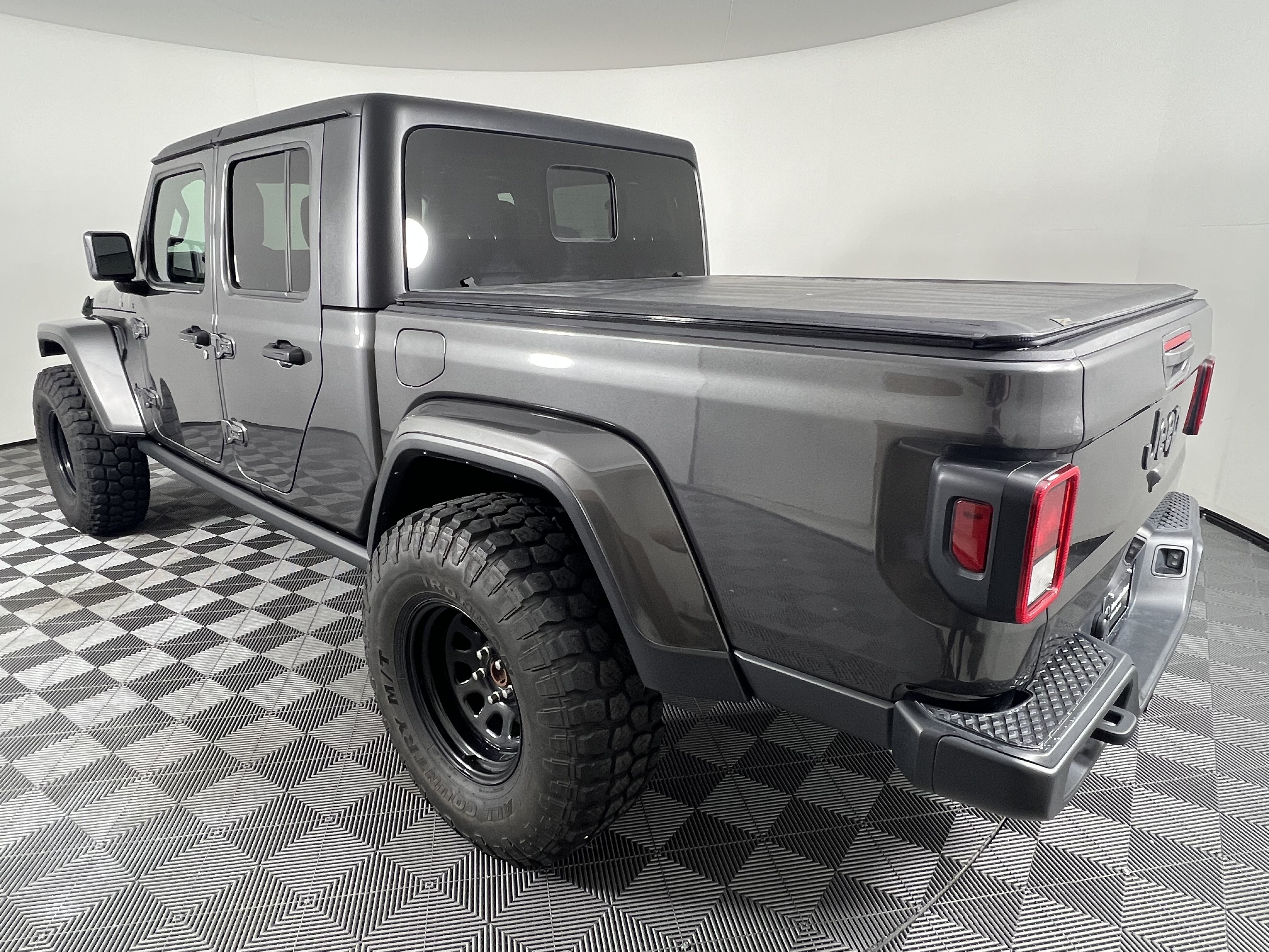 Used 2023 Jeep Gladiator Sport AWD/4WD image 10