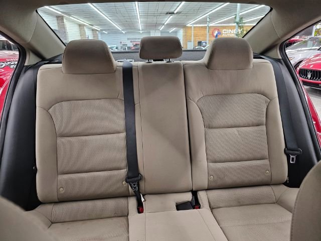 Used 2017 Hyundai Elantra Value Edition w/ Cargo Package image 34