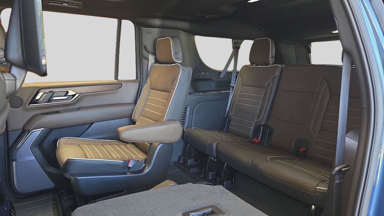 New 2027 GMC Yukon XL Denali Ultimate w/ LPO, Floor Liner Package AWD/4WD image 19
