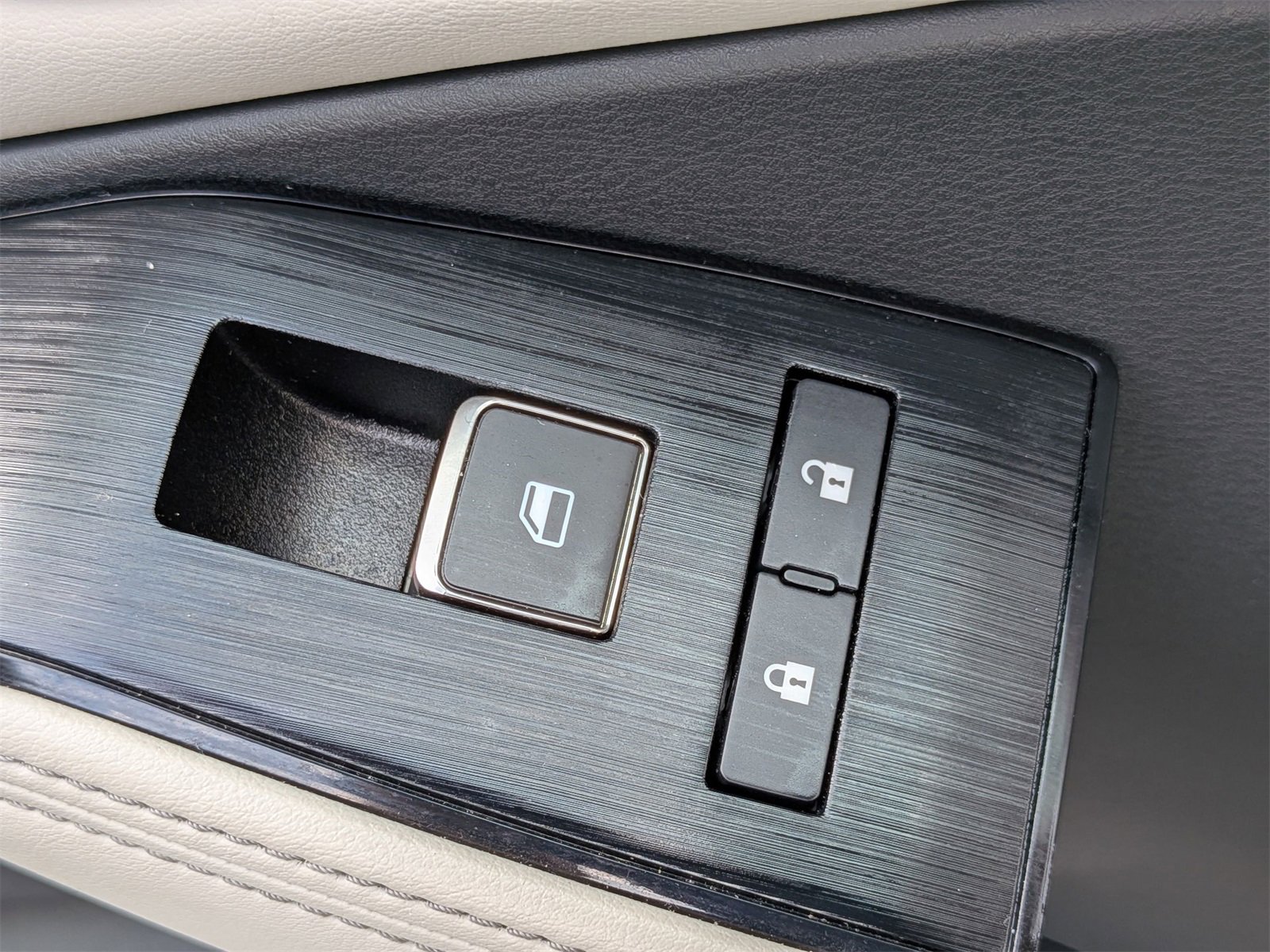 Used 2022 Nissan Rogue SL image 37