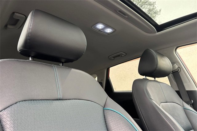 Used 2022 Kia Niro EX Premium image 19