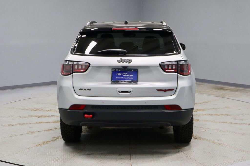 Used 2025 Jeep Compass Trailhawk AWD/4WD image 10