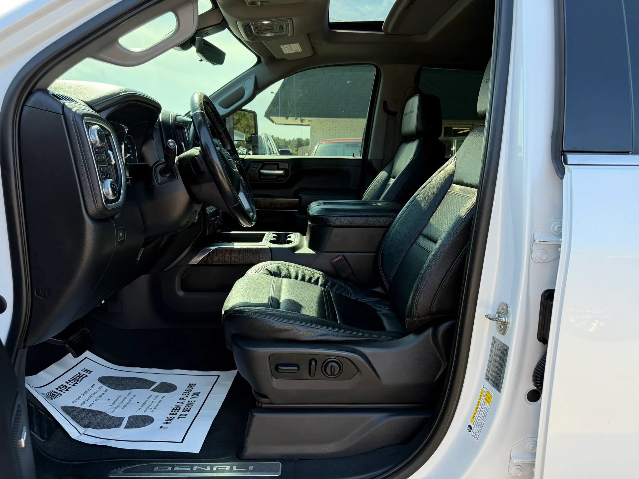 Used 2020 GMC Sierra 2500 Denali w/ Denali Ultimate Package AWD/4WD image 9