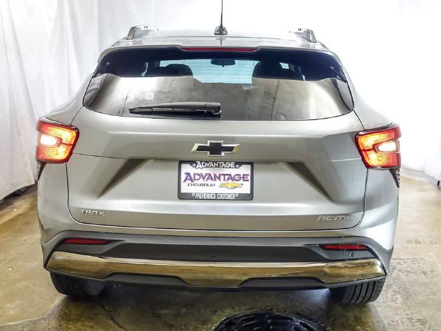 New 2026 Chevrolet Trax ACTIV w/ Sunroof Package FWD image 6