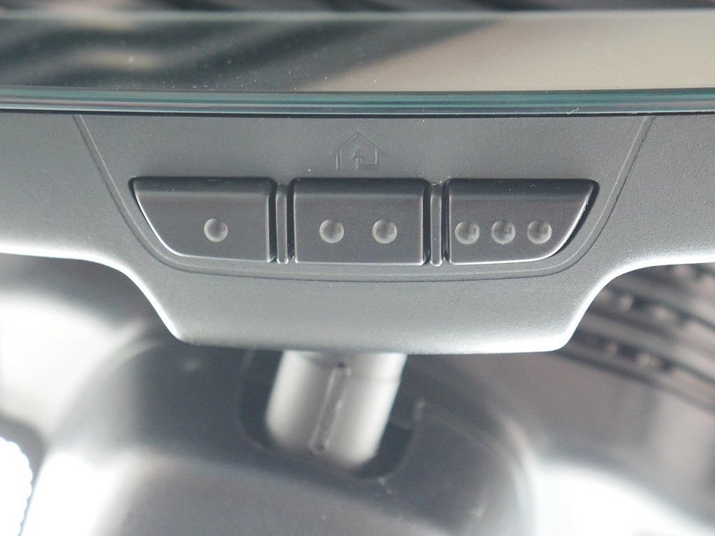 Used 2025 Land Rover Discovery Metropolitan Edition AWD/4WD image 58