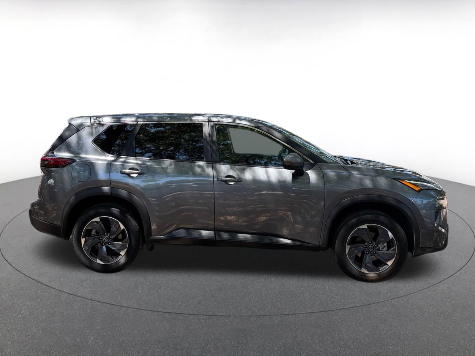 Used 2025 Nissan Rogue SV FWD image 10