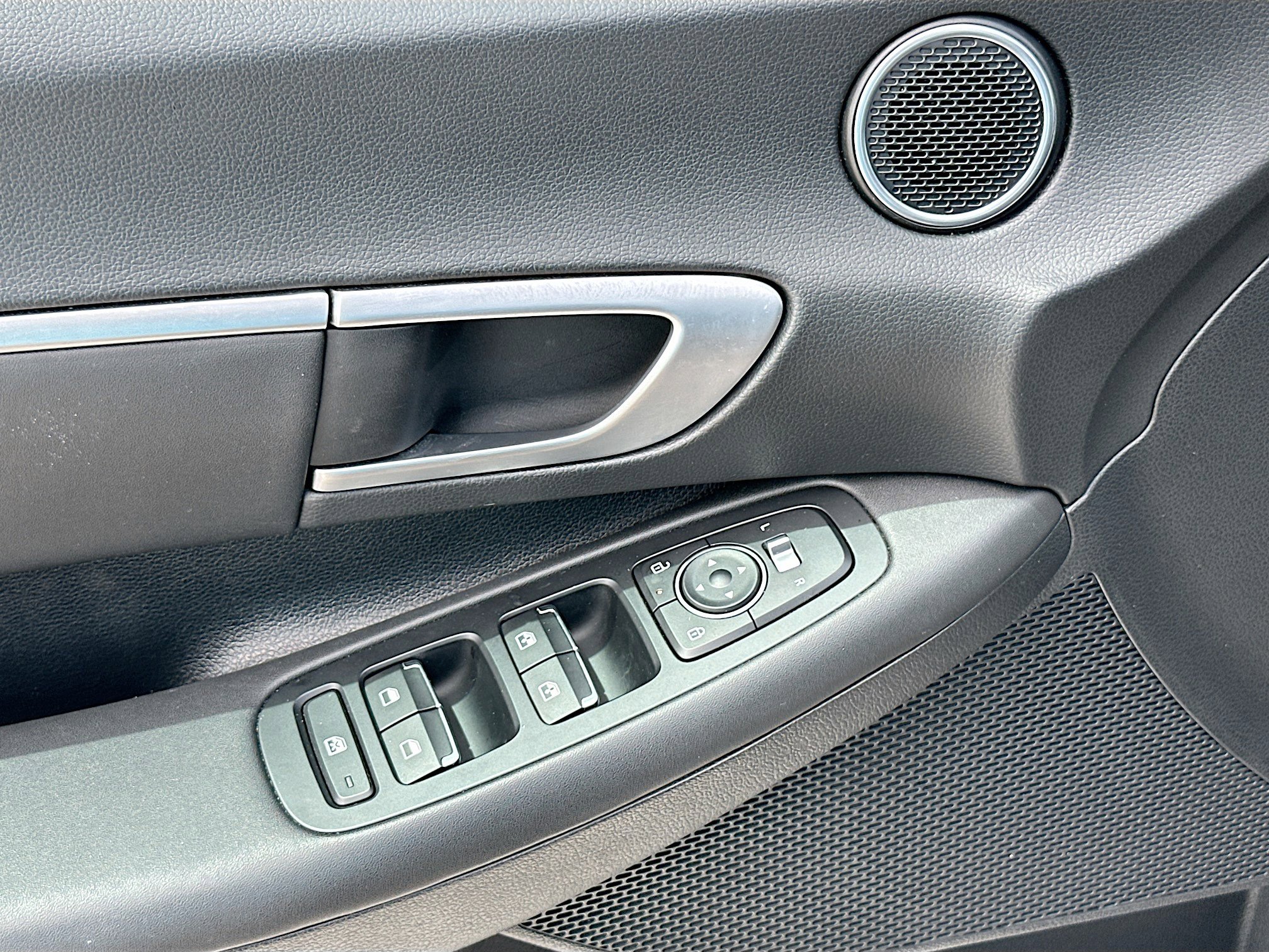Used 2024 Hyundai Sonata SEL w/ Convenience Package FWD image 18